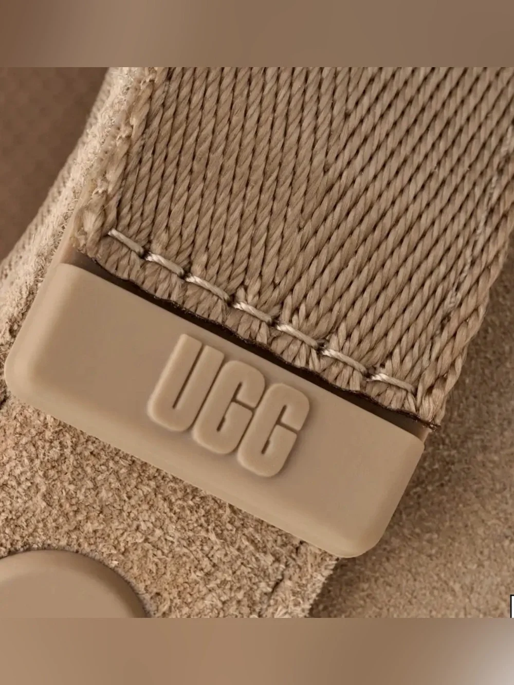 UGG Goldenstar Clog Shoe, size EU 38, color: sand, women’s - Picture 7 of 9